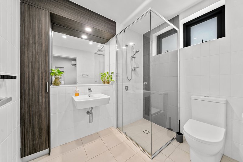 Photo - 201/32 Gonzales Street, Macgregor QLD 4109 - Image 4