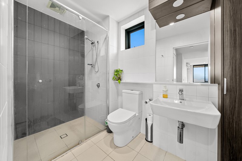 Photo - 201/32 Gonzales Street, Macgregor QLD 4109 - Image 5