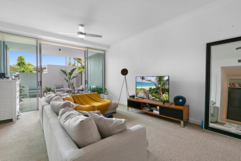 Photo - 2013/33 T E Peters Drive, Broadbeach Waters QLD 4218 - Image 3