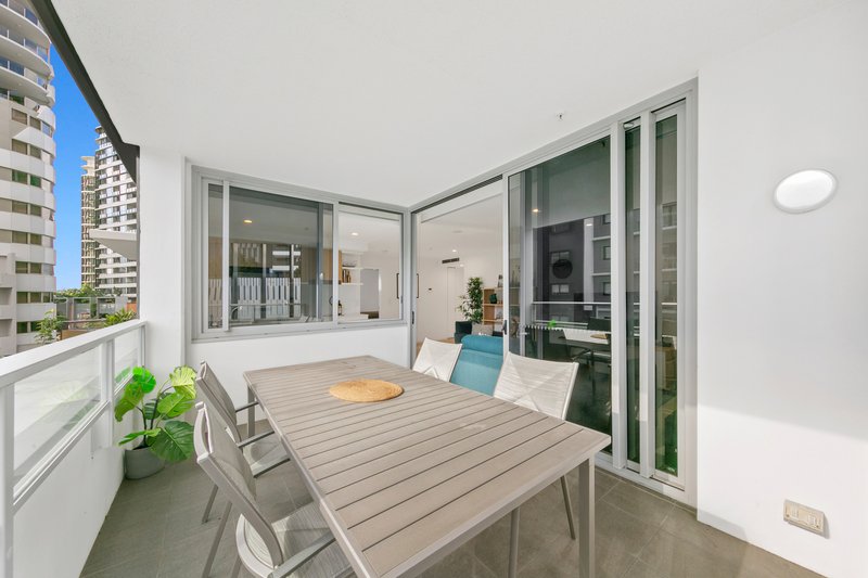 Photo - 201/42 Wyandra Street, Newstead QLD 4006 - Image 4