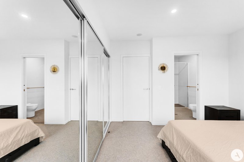 Photo - 20/15 Cynthea Teague Crescent, Greenway ACT 2900 - Image 12
