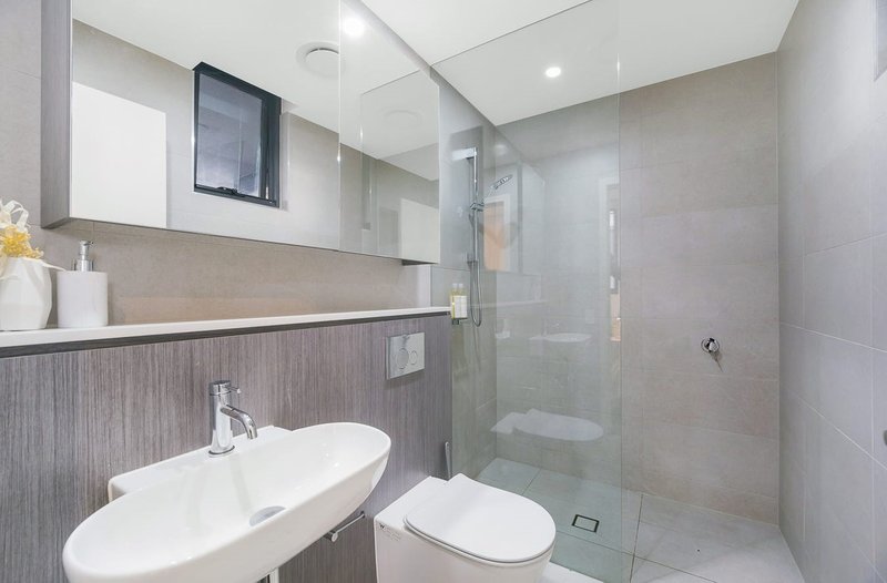 Photo - 201/7 Garrigarrang Avenue, Kogarah NSW 2217 - Image 4
