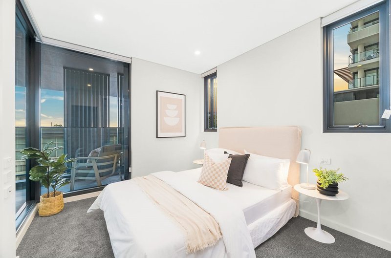Photo - 201/7 Garrigarrang Avenue, Kogarah NSW 2217 - Image 5