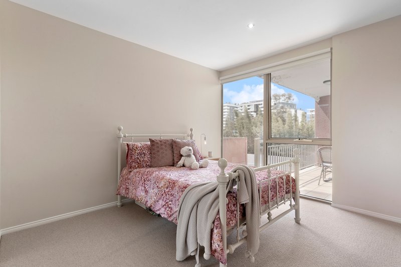 Photo - 201/77 Village Way, Maribyrnong VIC 3032 - Image 5