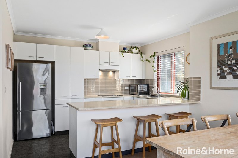 Photo - 20/1A Mitchell Parade, Mollymook Beach NSW 2539 - Image 9