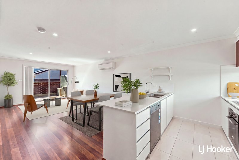 Photo - 20/2 Clare Burton Crescent, Franklin ACT 2913 - Image 2