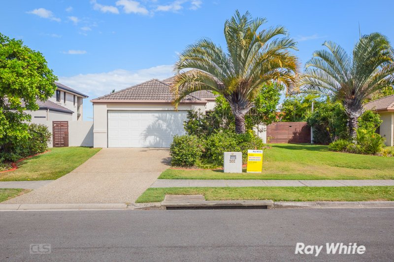 Photo - 202 Endeavour Drive, Banksia Beach QLD 4507 - Image 2