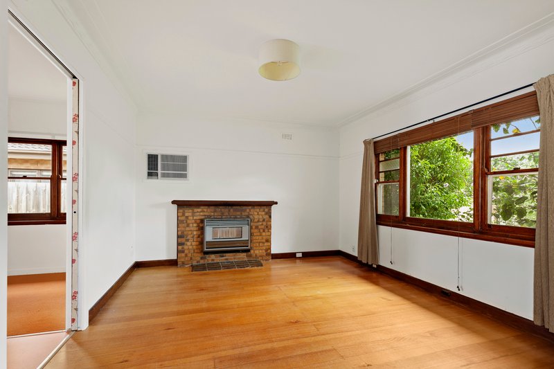 Photo - 202 Haughton Road, Oakleigh South VIC 3167 - Image 7