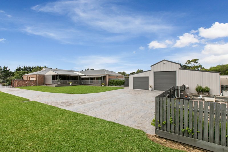 Photo - 202 Kenilworth Avenue, Beaconsfield VIC 3807 - Image 2