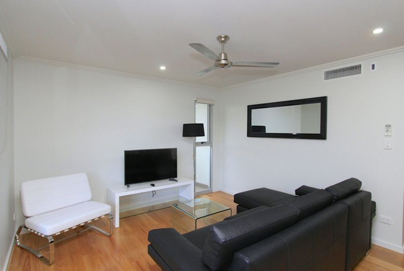 Photo - 20/2 Laurence Street, St Lucia QLD 4067 - Image 4