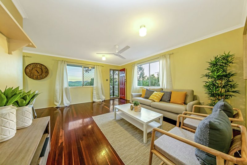 Photo - 202 Patricks Road, Ferny Hills QLD 4055 - Image 2