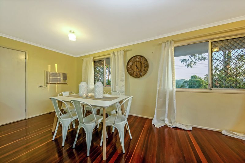 Photo - 202 Patricks Road, Ferny Hills QLD 4055 - Image 4