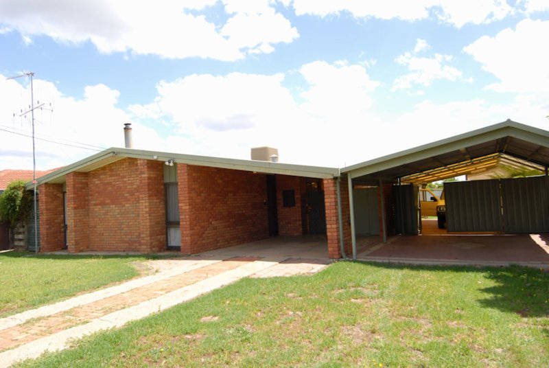 Photo - 202 Waring Street, Deniliquin NSW 2710 - Image 1