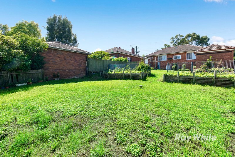 Photo - 202 Windsor Road, Winston Hills NSW 2153 - Image 7