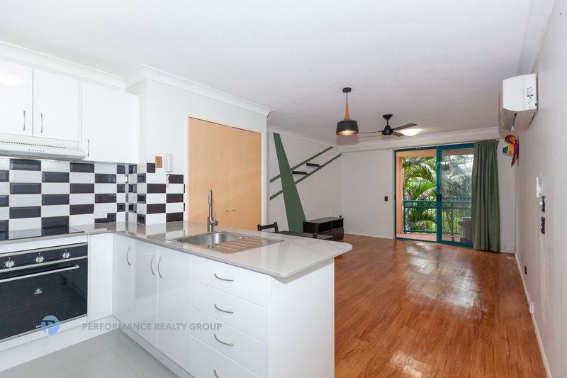 Photo - 20/20 Anne Avenue, Broadbeach QLD 4218 - Image 2