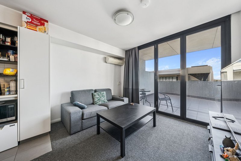 Photo - 20/20 Signal Terrace, Cockburn Central WA 6164 - Image 2