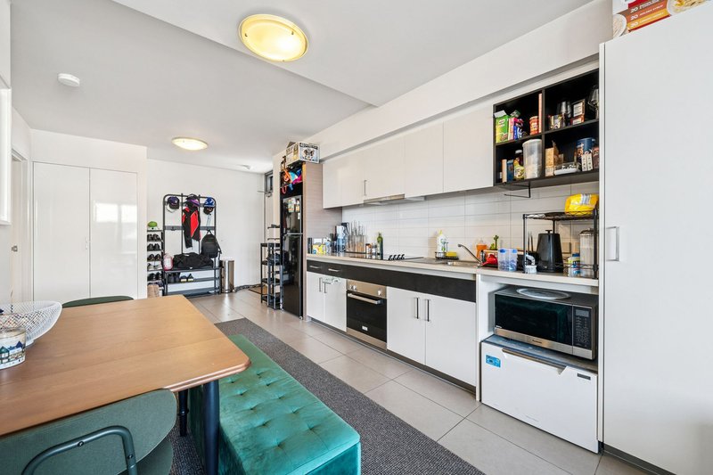 Photo - 20/20 Signal Terrace, Cockburn Central WA 6164 - Image 7