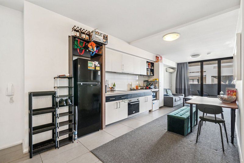 Photo - 20/20 Signal Terrace, Cockburn Central WA 6164 - Image 10