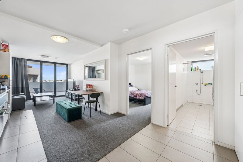 Photo - 20/20 Signal Terrace, Cockburn Central WA 6164 - Image 11