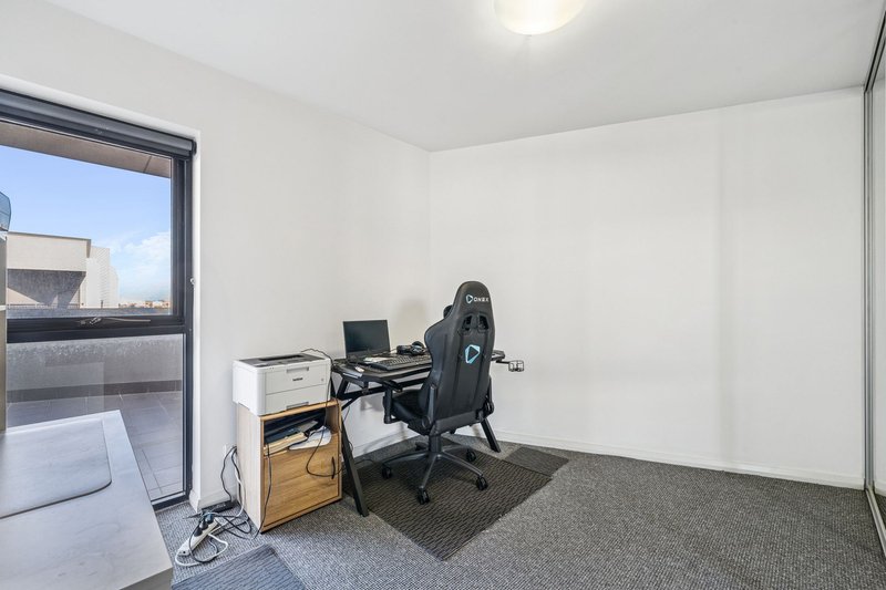 Photo - 20/20 Signal Terrace, Cockburn Central WA 6164 - Image 14