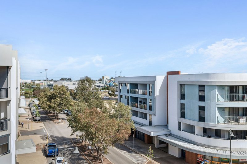 Photo - 20/20 Signal Terrace, Cockburn Central WA 6164 - Image 25