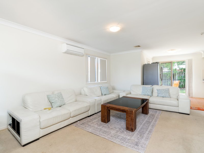 Photo - 20/20 Young Place, Runcorn QLD 4113 - Image 3