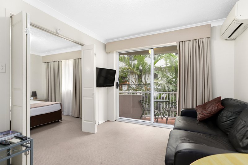 Photo - 20/21 Markwell Avenue, Surfers Paradise QLD 4217 - Image 4