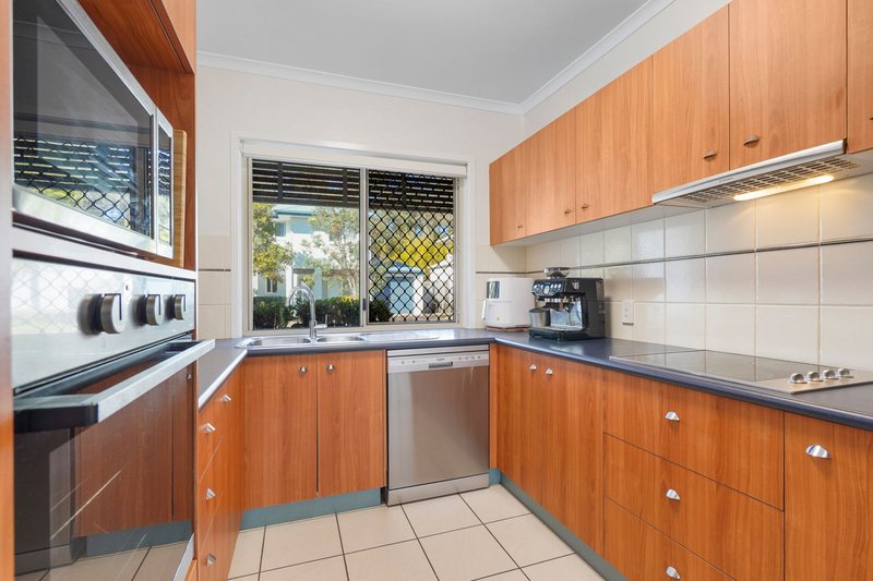 Photo - 20/21 Tripcony Place, Wakerley QLD 4154 - Image 6