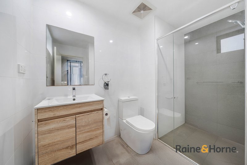 Photo - 202/11 Hassall Street, Parramatta NSW 2150 - Image 8