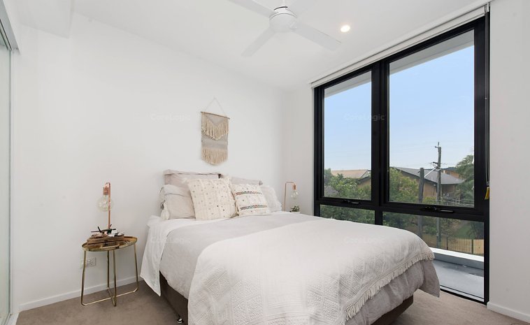 Photo - 2021/123 Cavendish Road, Coorparoo QLD 4151 - Image 4