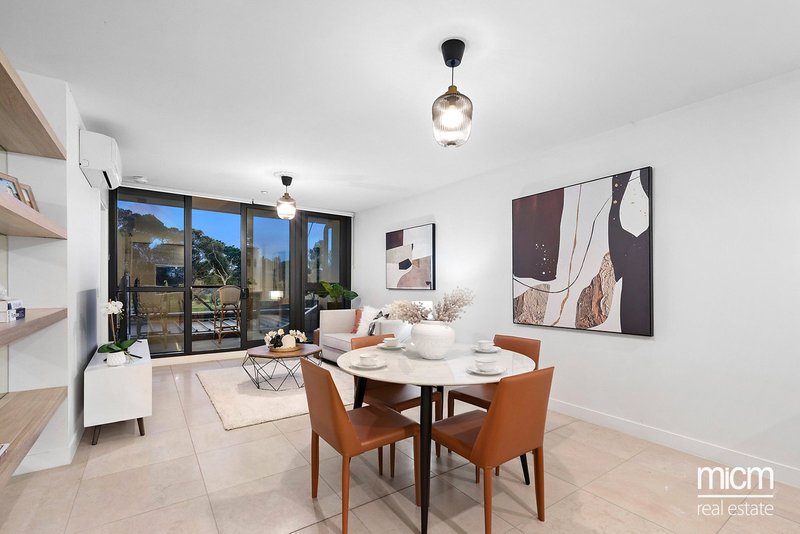 Photo - 202/12 Queens Road, Melbourne VIC 3004 - Image 3