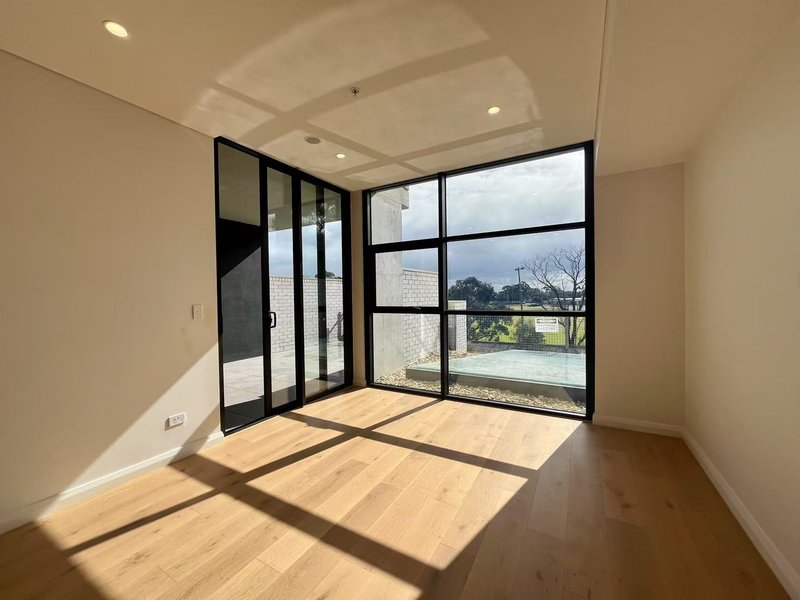 Photo - 202/13 De Clambe Drive, Castle Hill NSW 2154 - Image 3