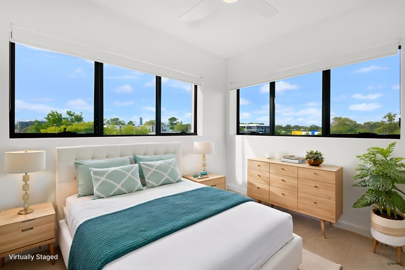 Photo - 202/135 Eugaree Street, Southport QLD 4215 - Image 10