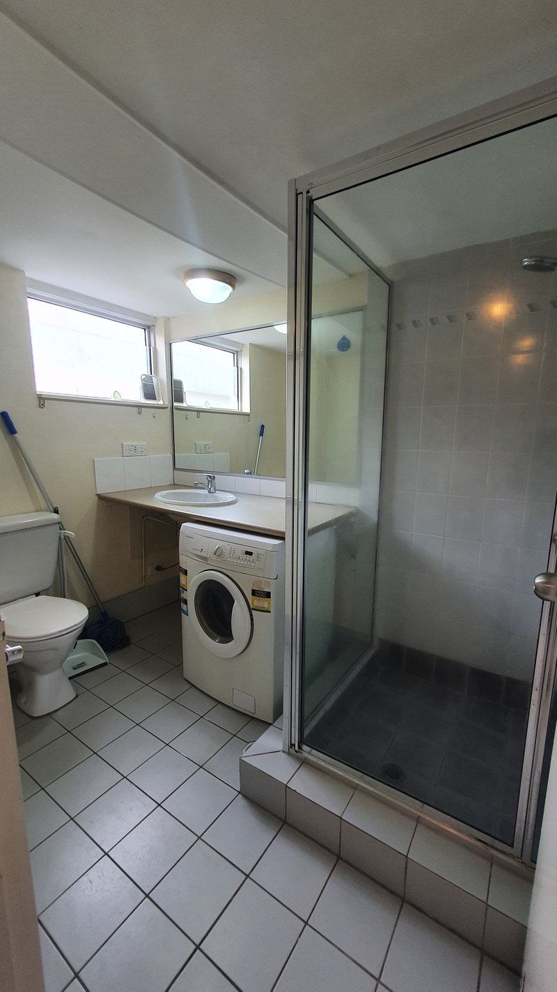 Photo - 202/2 Barney Street, Southport QLD 4215 - Image 9