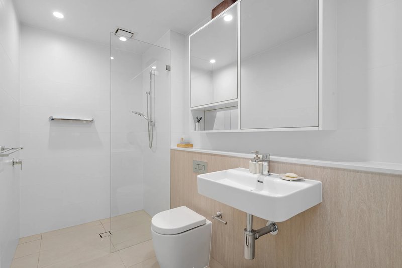Photo - 202/2 Foreshore Boulevard, Woolooware NSW 2230 - Image 9