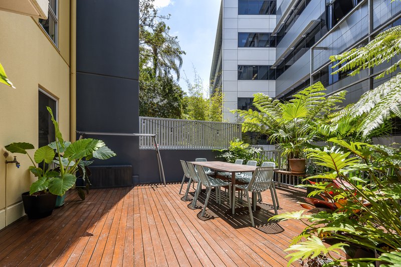 Photo - 202/23 Robinson Place, Kelvin Grove QLD 4059 - Image 2