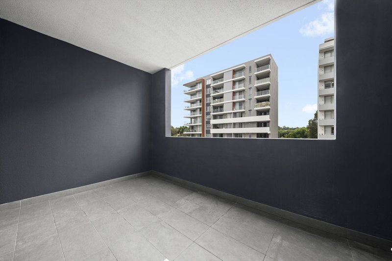 Photo - 202/24 Dressler Court, Merrylands NSW 2160 - Image 8