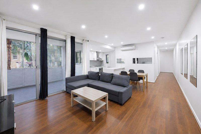 Photo - 202/25 Campbell Street, Parramatta NSW 2150 - Image 2