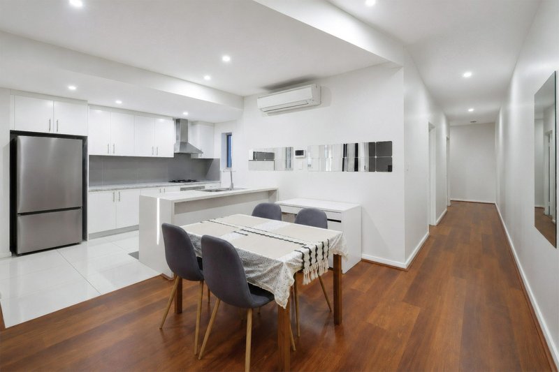 Photo - 202/25 Campbell Street, Parramatta NSW 2150 - Image 4