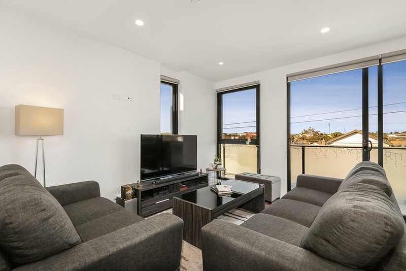 Photo - 202/29-33 Loranne Street, Bentleigh VIC 3204 - Image 4