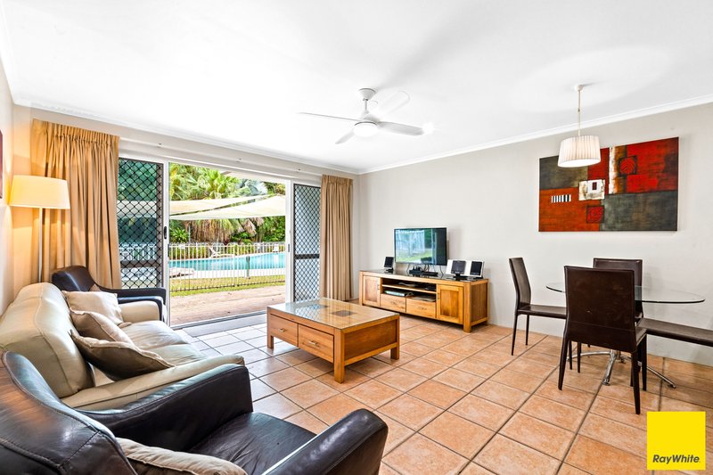 Photo - 202/305-341 Coral Coast Drive, Palm Cove QLD 4879 - Image 4