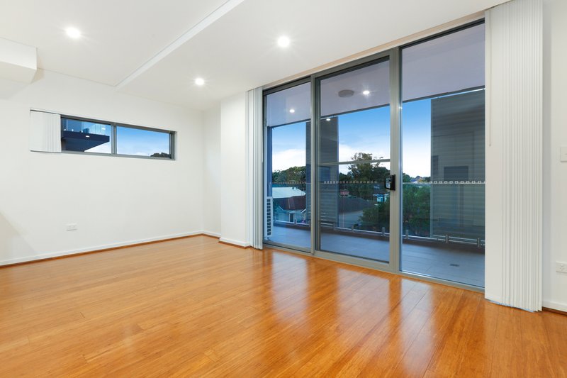 Photo - 202/33 Percy Street, Bankstown NSW 2200 - Image 3