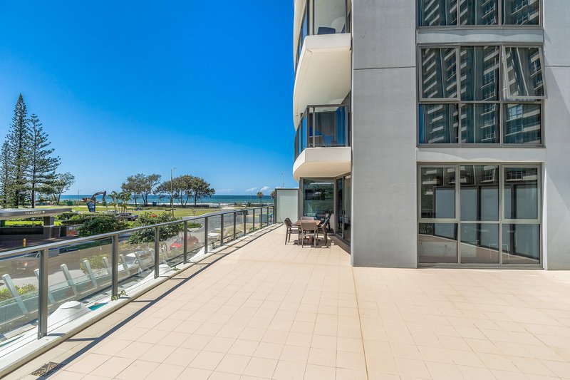 Photo - 202/3440 Surfers Paradise Boulevard, Surfers Paradise QLD 4217 - Image 9