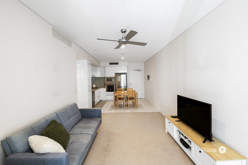 Photo - 202/35 Campbell Street, Bowen Hills QLD 4006 - Image 3