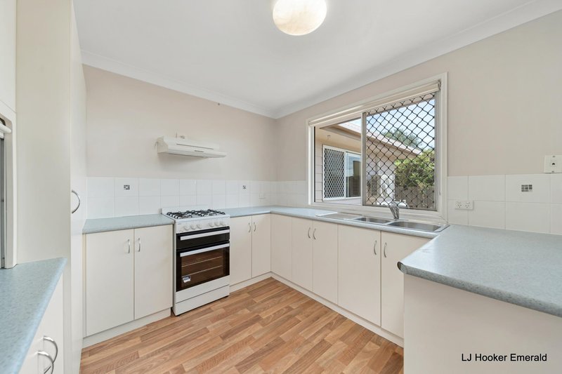 Photo - 20/24 Riverview Street, Emerald QLD 4720 - Image 4