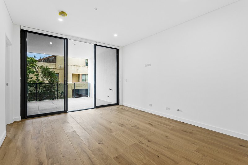 Photo - 202/50 Gipps Street, Wollongong NSW 2500 - Image 3