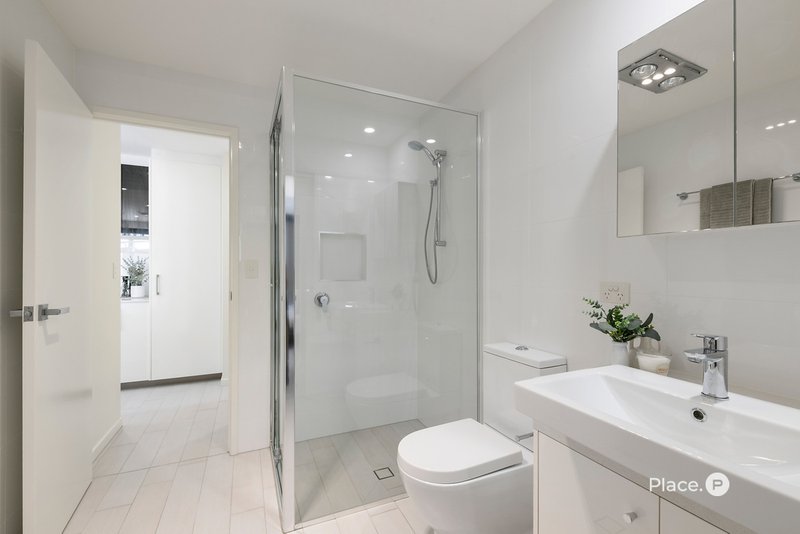 Photo - 202/625 Wynnum Road, Morningside QLD 4170 - Image 14