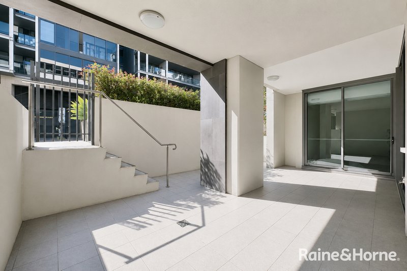 Photo - 202/7 Waterways Street, Wentworth Point NSW 2127 - Image 11