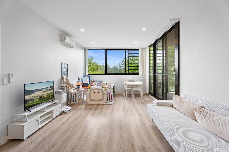 Photo - 202/81B Lord Sheffield Circuit, Penrith NSW 2750 - Image 2