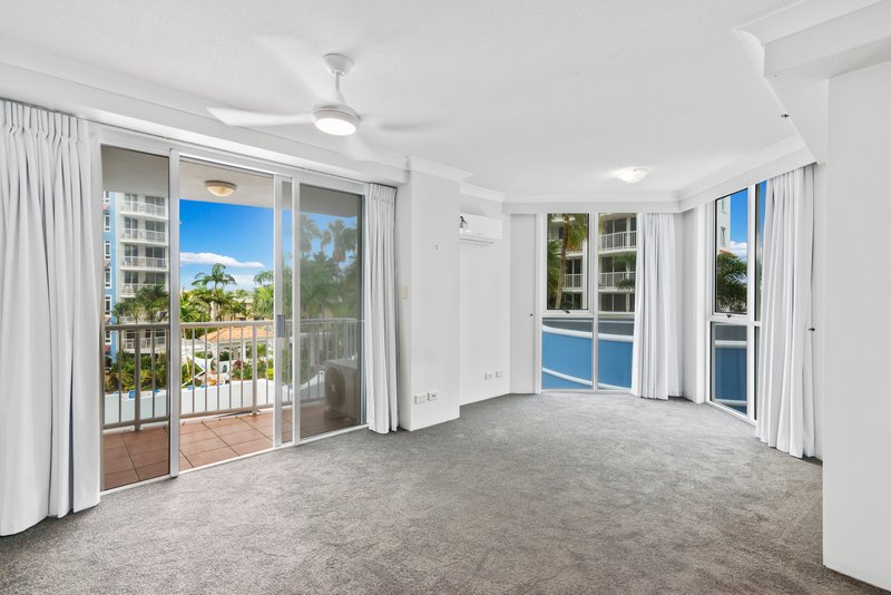 Photo - 2028/2633 Gold Coast Highway, Broadbeach QLD 4218 - Image 4